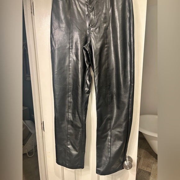 Abercrombie & Fitch Vegan Leather 90’s Straight Ultra High Rise 29 Curve Love - Picture 6 of 6